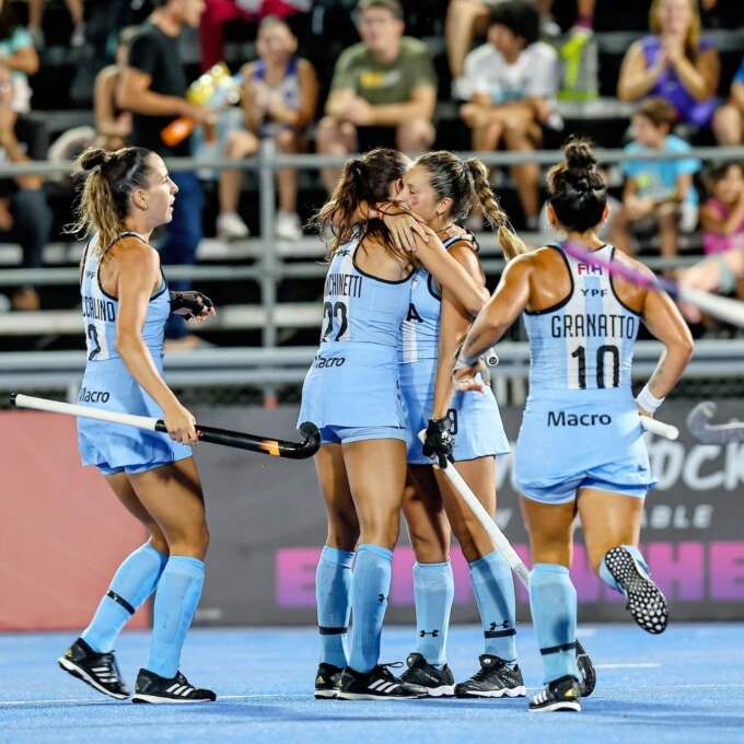 Las Leonas